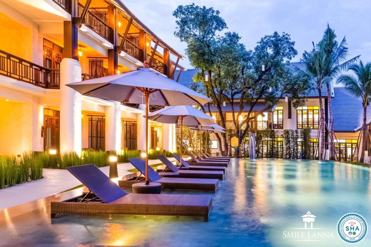 Smile Lanna Hotel Chiang Mai Exterior photo The hotel's swimming pool