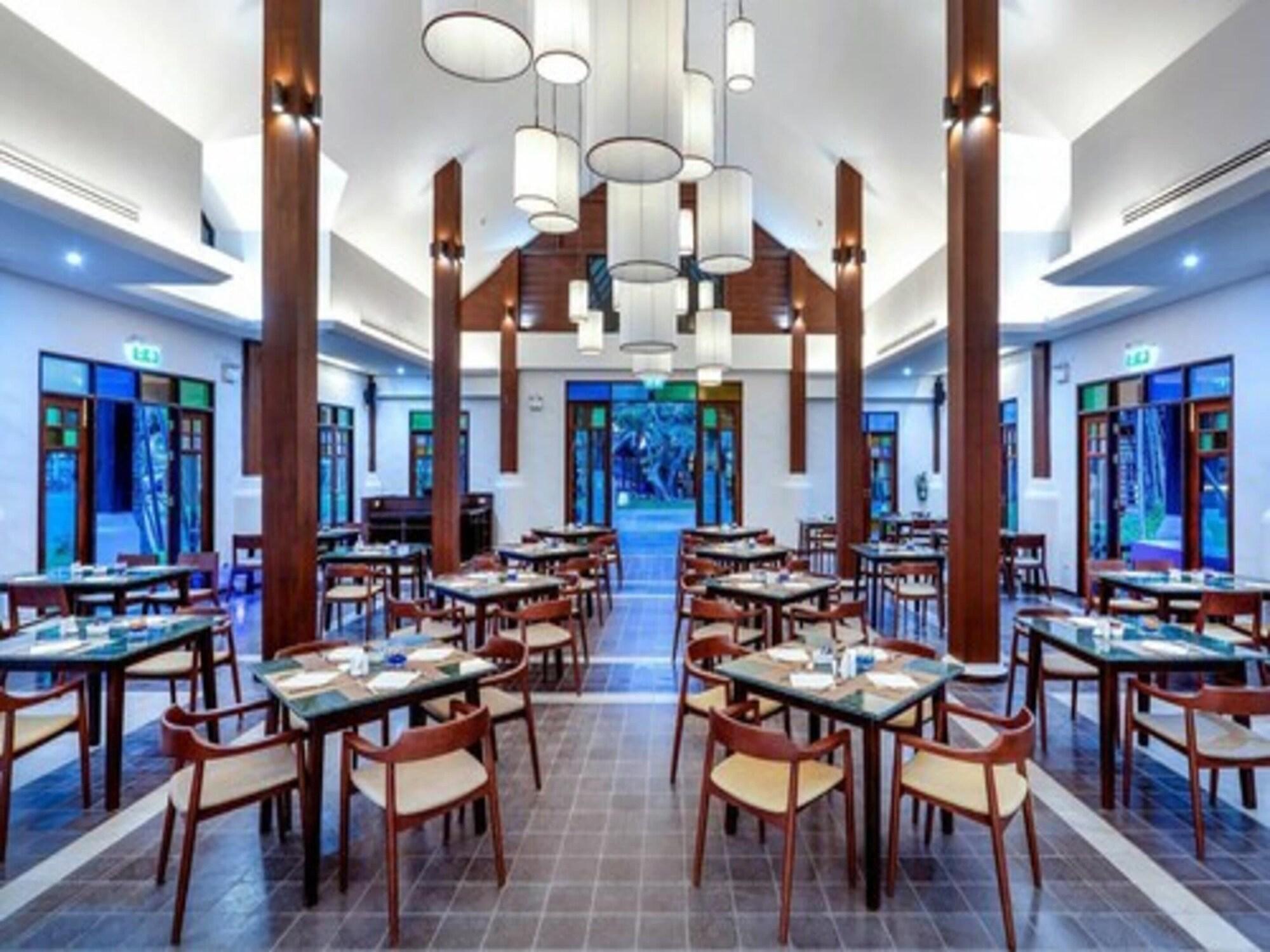Smile Lanna Hotel Chiang Mai Exterior photo The interior of the restaurant