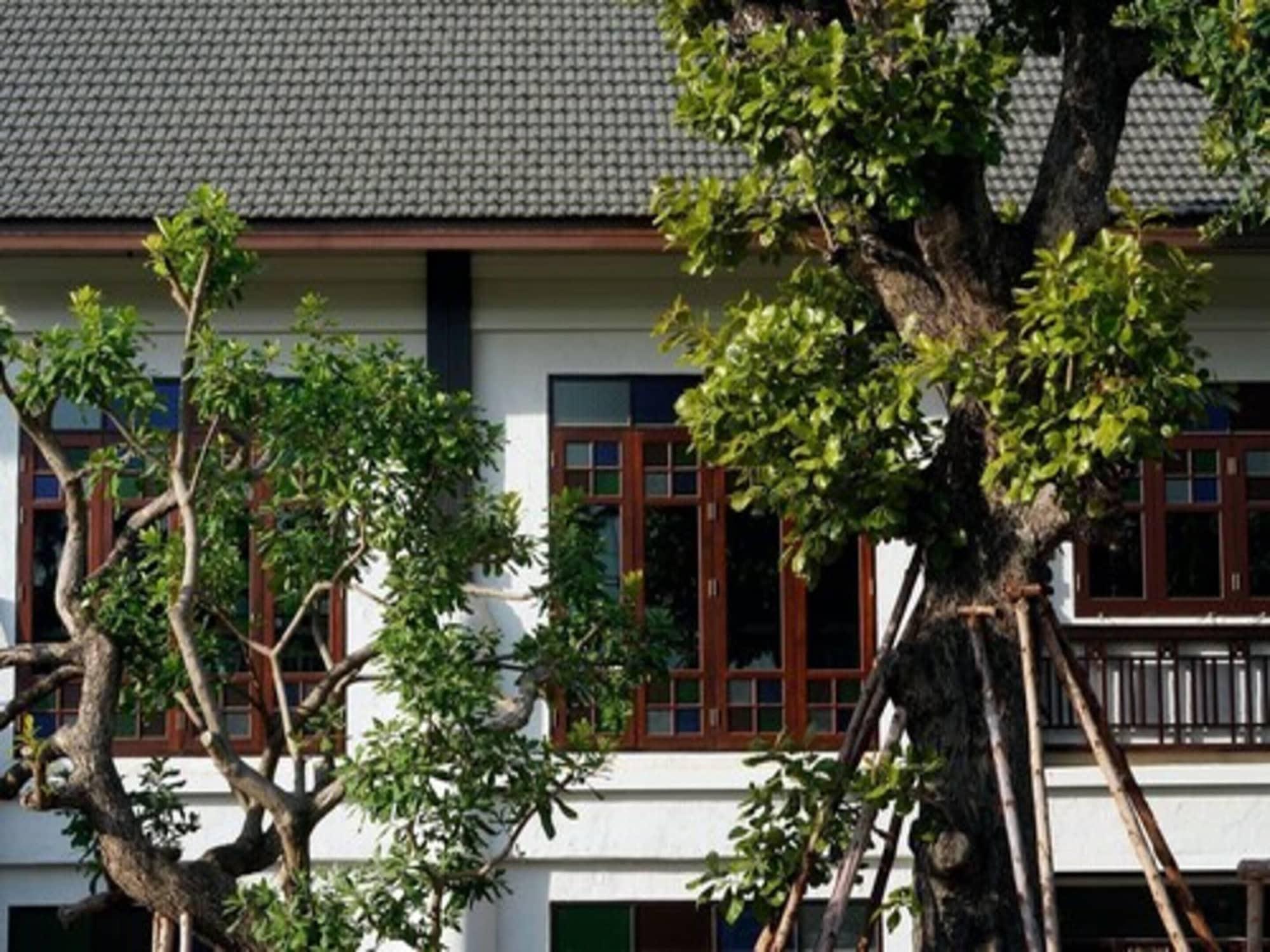 Smile Lanna Hotel Chiang Mai Exterior photo A house in the Old City